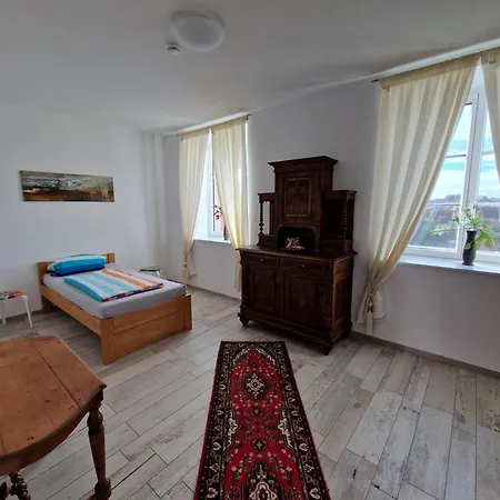 Sonnenschloss * Walbeck (Mansfeld-Sudharz)