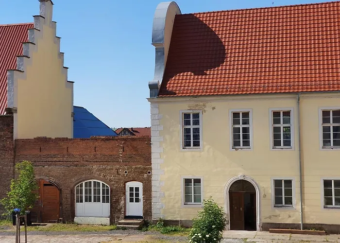 Sonnenschloss * Walbeck (Mansfeld-Sudharz)